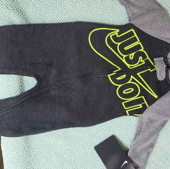 ✔NIKE JUST DO IT ONSIE✔ - Picture 2 of 6